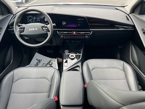 Certified 2025 Kia Niro Wind FWD image 12