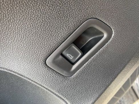 New 2026 Volkswagen Atlas Cross Sport SEL Premium R-Line image 27