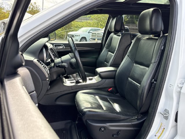 Used 2018 Jeep Grand Cherokee Limited w/ Luxury Group II AWD/4WD image 18