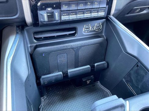 Used 2023 RAM 3500 Laramie AWD/4WD image 33