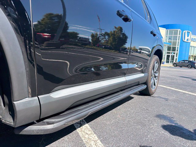 Used 2025 Honda Pilot Touring image 14