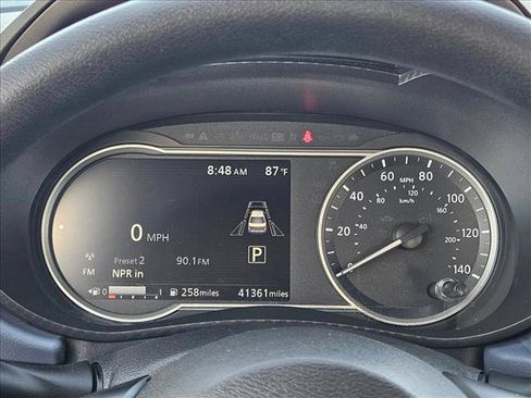 Used 2024 Nissan Versa SV FWD image 11
