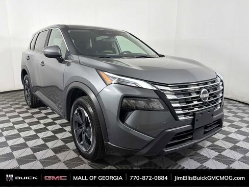 Used 2024 Nissan Rogue SV image 1