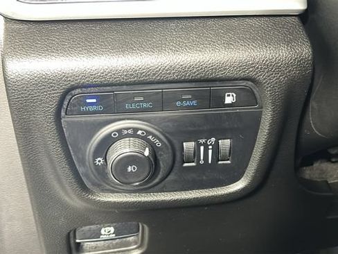 Used 2022 Jeep Grand Cherokee Trailhawk AWD/4WD image 19