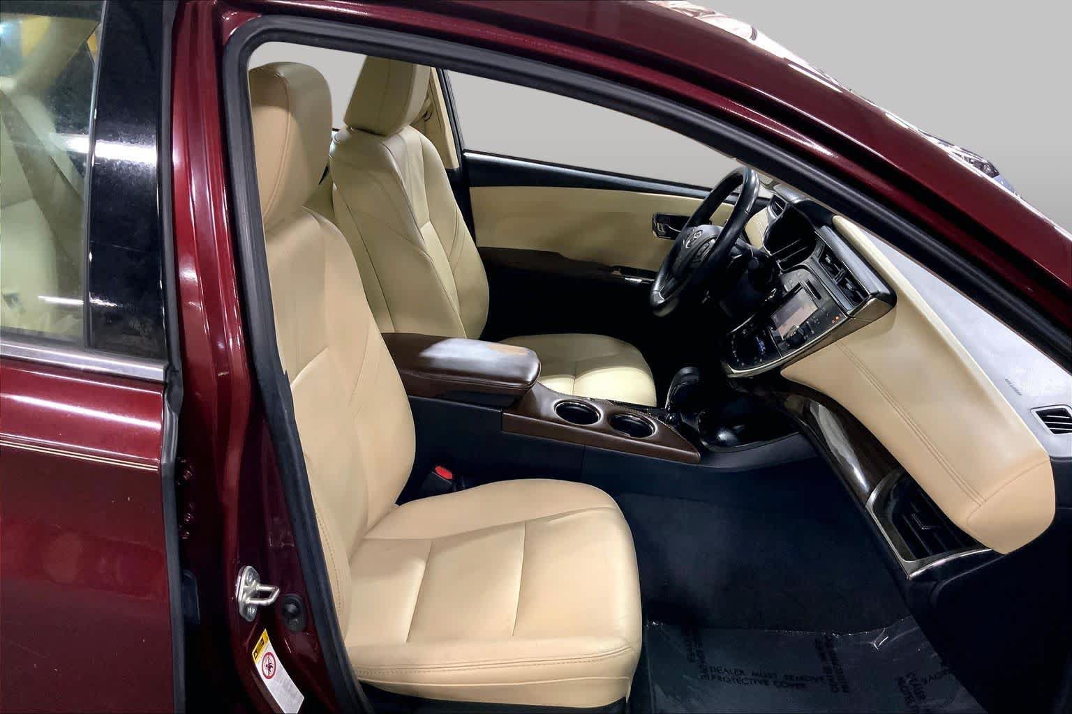 Used 2015 Toyota Avalon XLE Touring FWD image 17