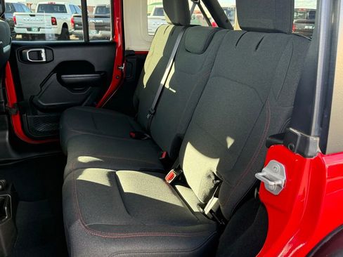 Used 2024 Jeep Wrangler Rubicon w/ Technology Group image 20