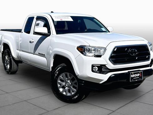 Certified 2019 Toyota Tacoma SR5 AWD/4WD image 3