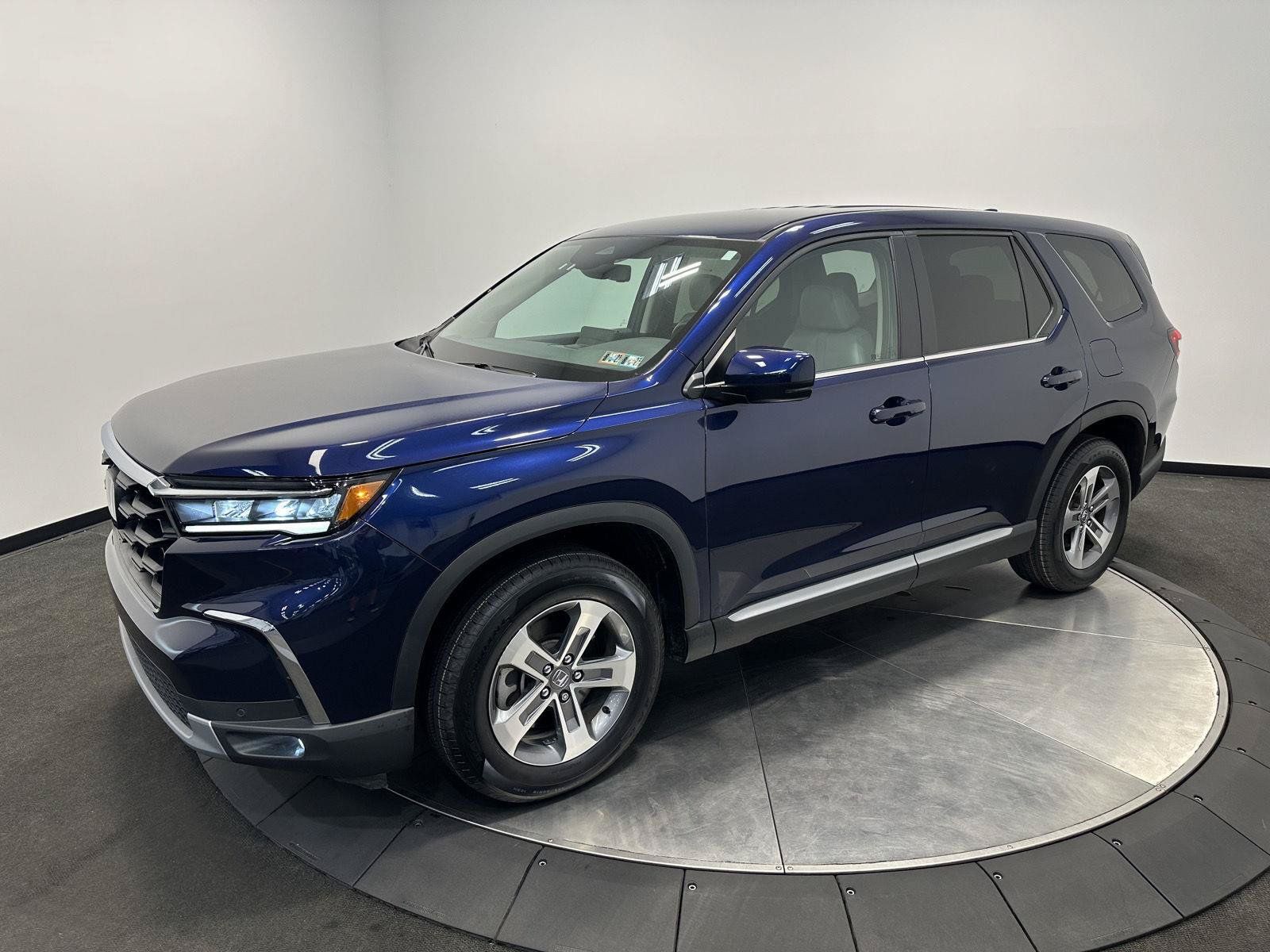 Certified 2025 Honda Pilot EX-L image 4