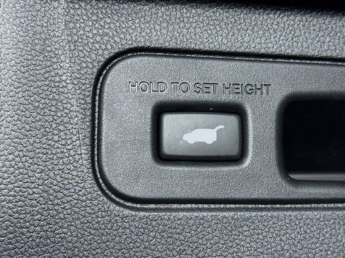 Used 2025 Honda Pilot Elite image 32