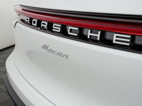 New 2026 Porsche Macan AWD/4WD image 38