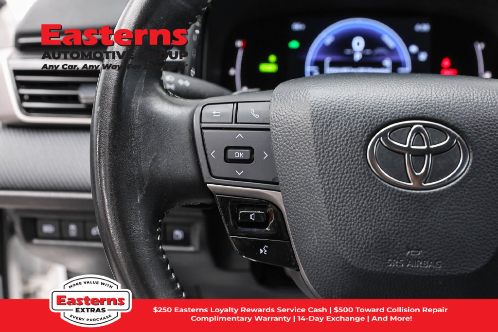 Used 2025 Toyota Camry SE FWD image 16