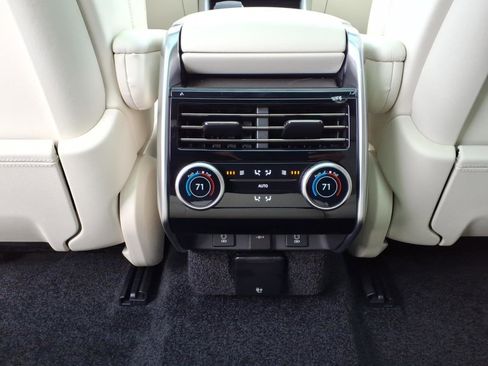 New 2026 Land Rover Range Rover Long Wheelbase SE image 26