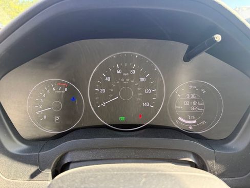 Used 2018 Honda HR-V EX-L image 9