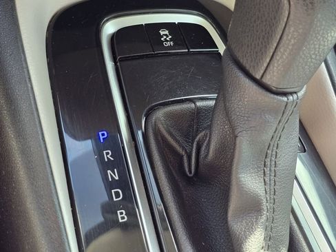 Used 2021 Toyota Corolla L w/ Carpet Mat Package (TMS) image 9