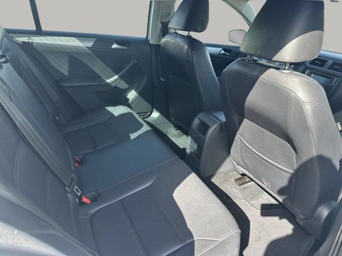 Used 2018 Volkswagen Jetta SE FWD image 11