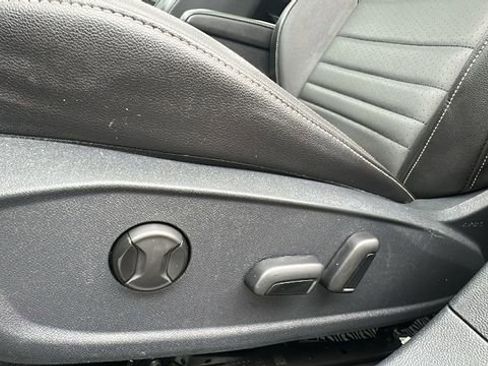 Used 2022 Volkswagen Jetta SE image 24