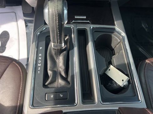 Used 2016 Ford F150 Platinum w/ Equipment Group 701A Luxury image 31