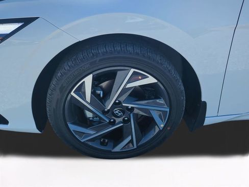 New 2026 Hyundai Elantra Limited image 11