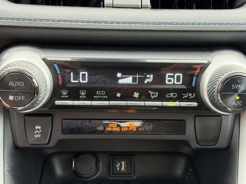 Used 2024 Toyota RAV4 SE AWD/4WD image 27