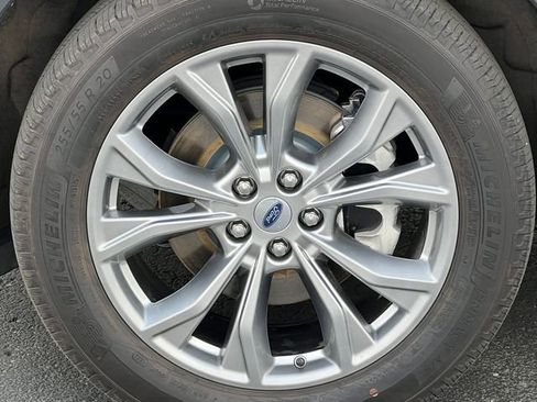 Used 2023 Ford Explorer XLT w/ Equipment Group 202A AWD/4WD image 9