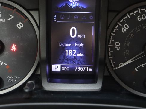 Used 2017 Toyota Tacoma TRD Off-Road image 41