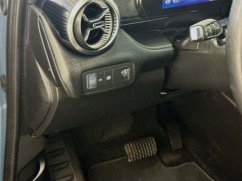 Used 2024 Chevrolet Blazer EV LT AWD/4WD image 17