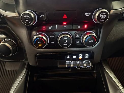 Used 2020 RAM 1500 Big Horn AWD/4WD image 17