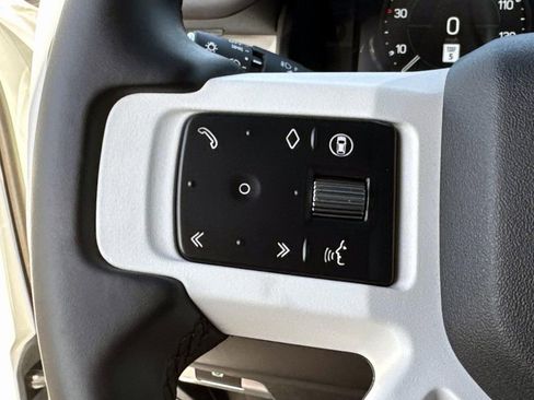New 2026 Land Rover Defender 110 X-Dynamic SE image 28