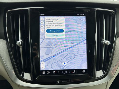 Used 2023 Volvo S60 T8 Plus image 13