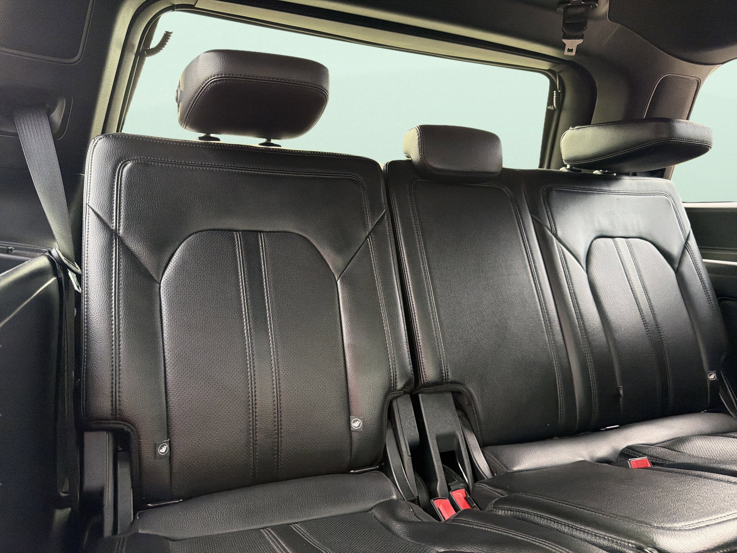 Used 2018 Ford Expedition Limited w/ Equipment Group 301A RWD image 36