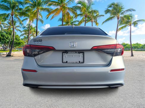 Used 2023 Honda Civic EX image 4