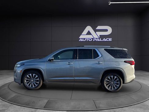 Used 2023 Chevrolet Traverse Premier image 7