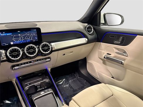 Certified 2025 Mercedes-Benz GLB 250 4MATIC image 25