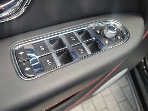 Certified 2023 Bentley Bentayga AWD/4WD image 35