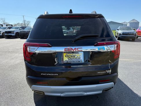 Used 2023 GMC Acadia SLT w/ Technology Package image 4