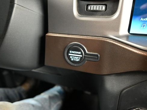 Used 2021 Ford Bronco Outer Banks image 15