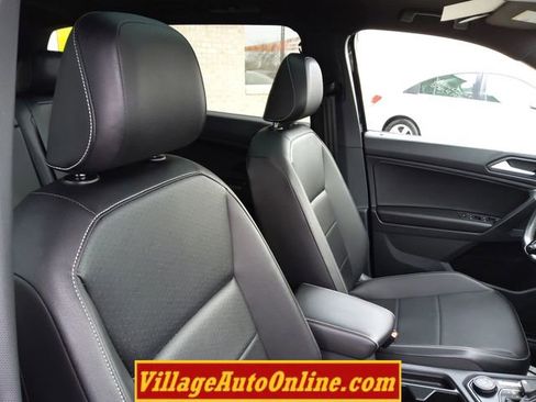 Used 2021 Volkswagen Tiguan SE R-Line image 35