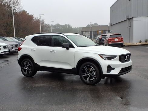 New 2026 Volvo XC40 B5 Core w/ Climate Package AWD/4WD image 1