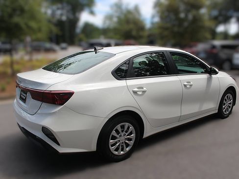 Certified 2024 Kia Forte LX FWD image 9