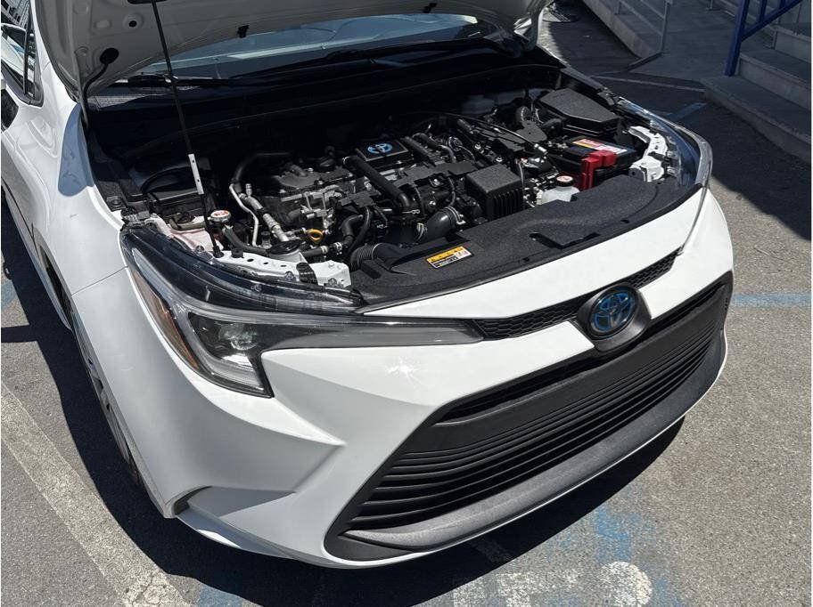 Used 2024 Toyota Corolla LE FWD image 28
