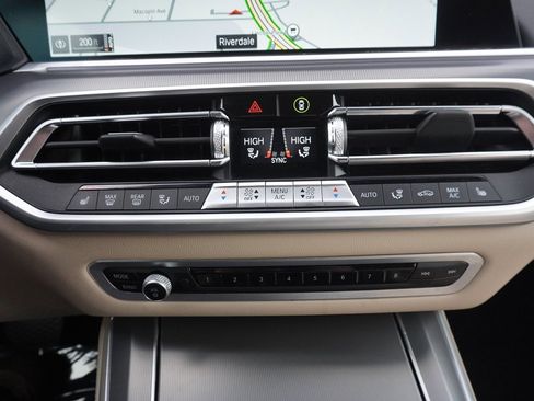 Used 2022 BMW X5 xDrive40i w/ Parking Assistance Package image 53