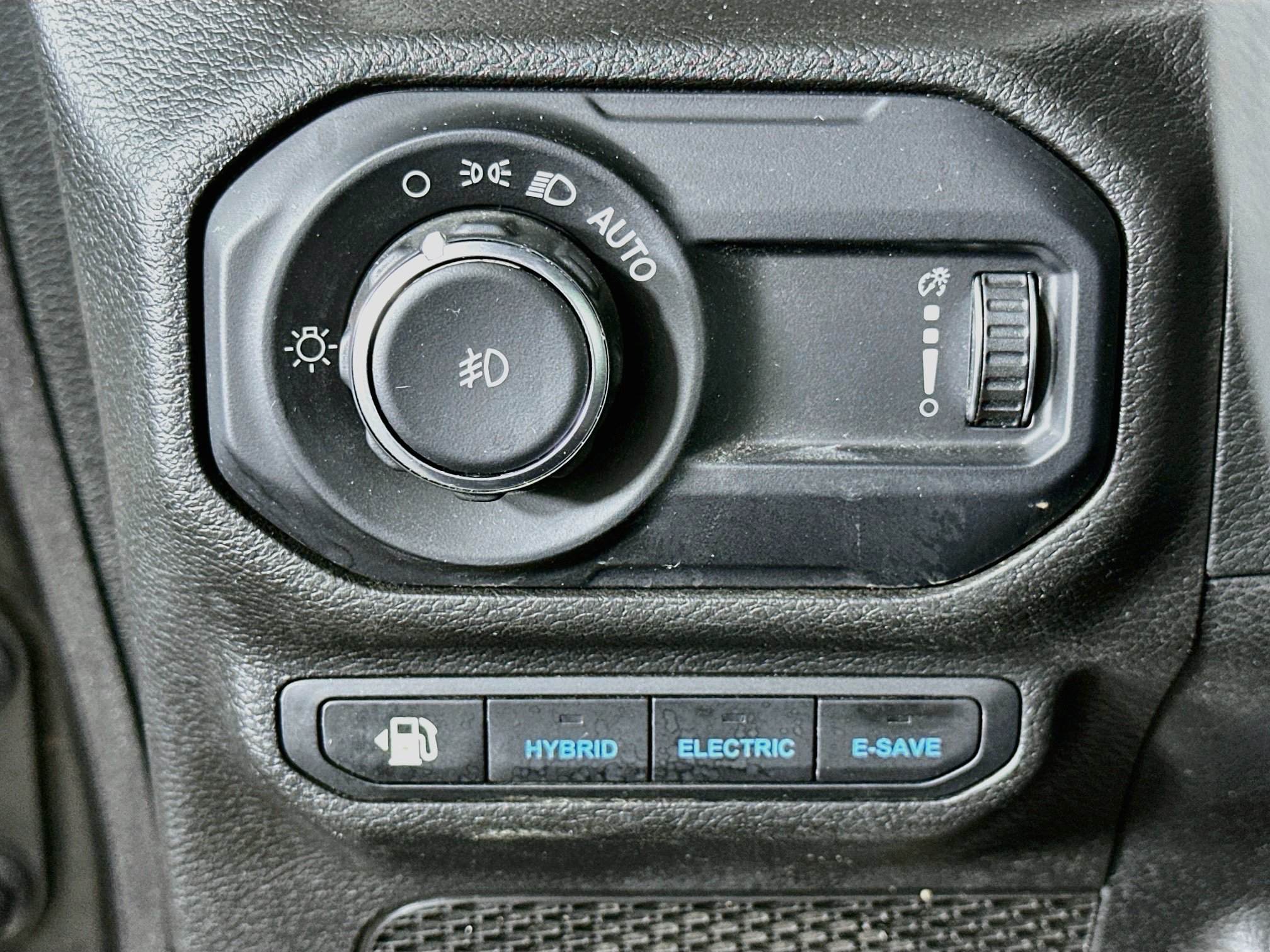 Used 2023 Jeep Wrangler Unlimited w/ 8.4" Radio Group AWD/4WD image 17