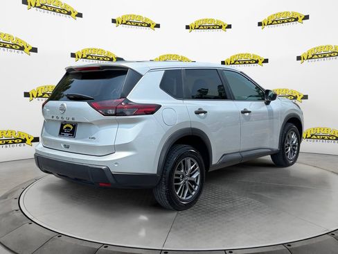 Used 2024 Nissan Rogue S AWD/4WD image 5