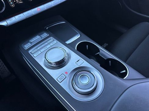 Used 2023 Genesis GV70 2.5T w/ Sport Prestige Package image 23