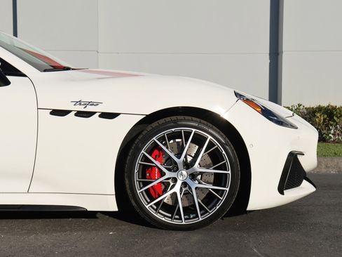 Used 2024 Maserati GranTurismo Trofeo image 5