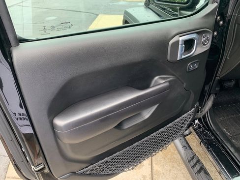 Used 2021 Jeep Wrangler Unlimited Sport AWD/4WD image 23