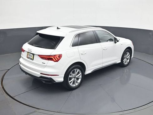 Used 2021 Audi Q3 2.0T Premium w/ Convenience Package AWD/4WD image 17