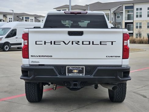 Used 2024 Chevrolet Silverado 2500 Custom w/ Custom Value Package image 10