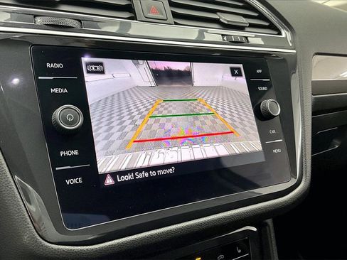 Used 2024 Volkswagen Tiguan SE image 21