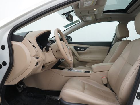 Used 2016 Nissan Altima 2.5 SL w/ Moonroof Package FWD image 21